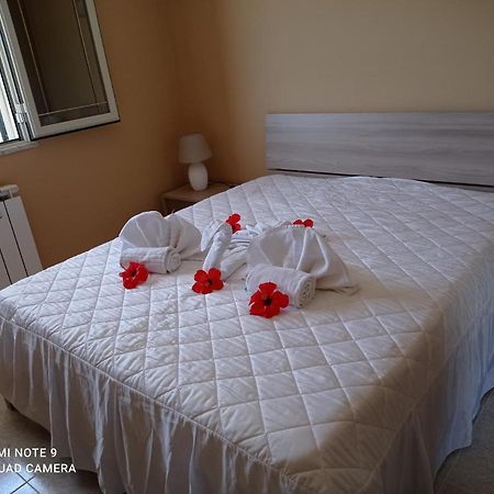 Villa Belvedere Campofelice Di Roccella Luaran gambar