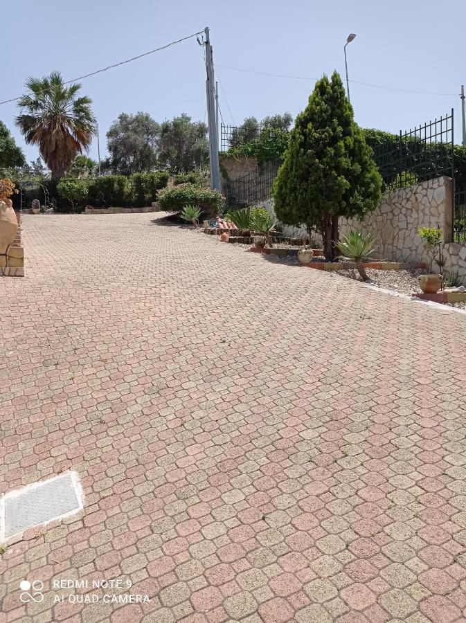 Villa Belvedere Campofelice Di Roccella Luaran gambar