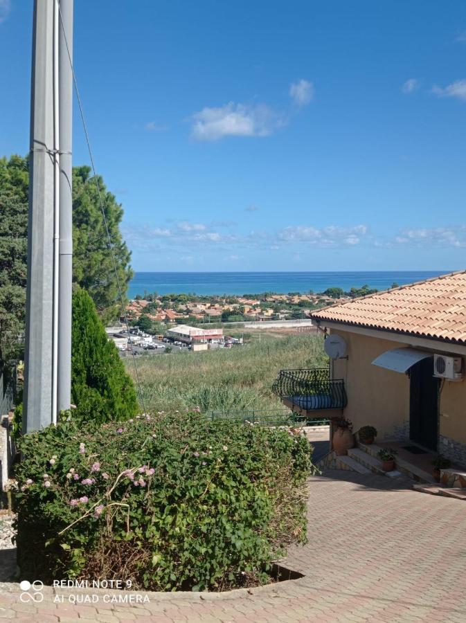Villa Belvedere Campofelice Di Roccella Luaran gambar